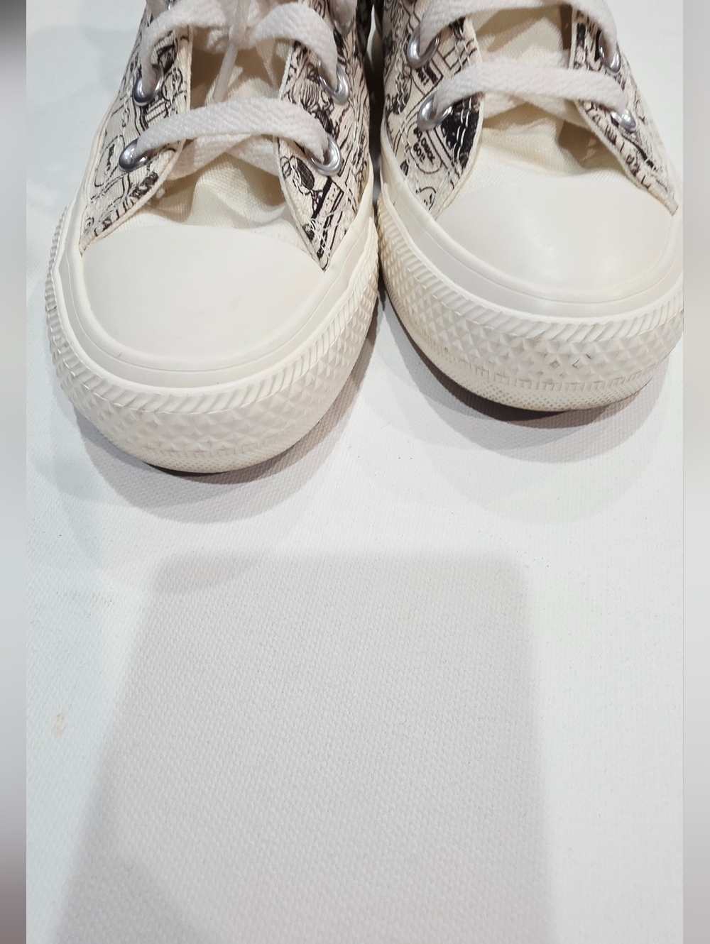 626. Converse x Peanuts Chuck Taylor All Star Comic Strip Hi - Women's 5 - Picture 6 of 8
